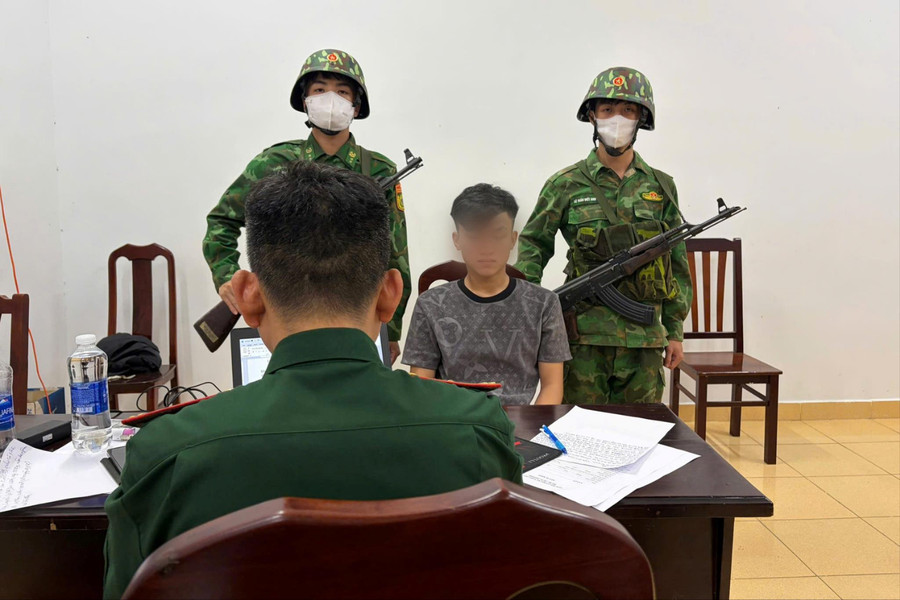 Bắt quả tang đối tượng tàng trữ trái phép chất ma túy