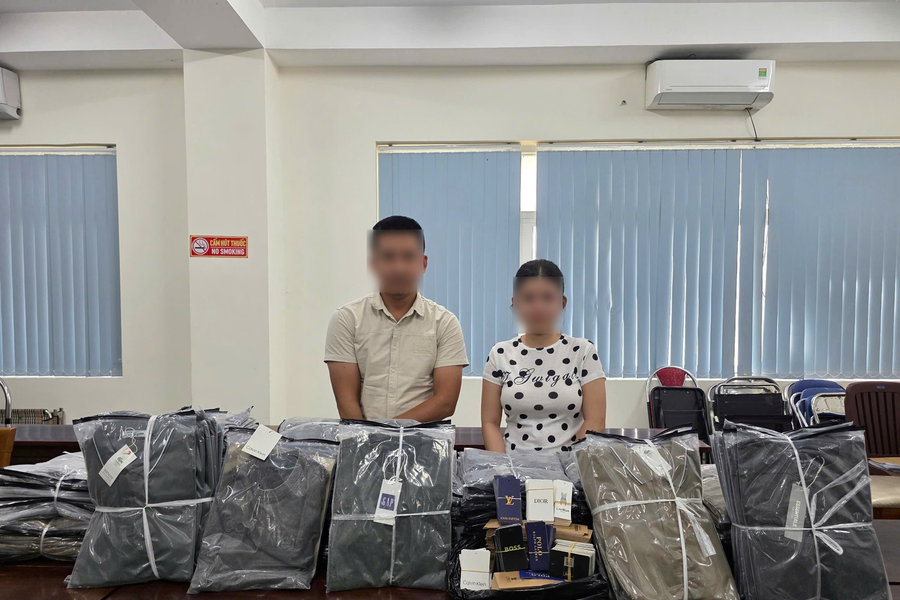 Đường dây sản xuất hơn 14.000 áo thun giả nhãn hiệu nổi tiếng