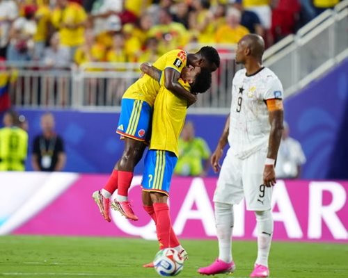 Colombia hạ Ghana tối thiểu, ghi tên mình vào vòng 1/8