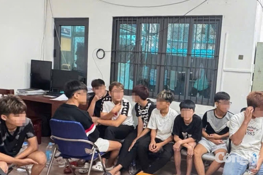 Mâu thuẫn vì bạn gái, 15 thiếu niên hẹn đánh nhau giữa đường