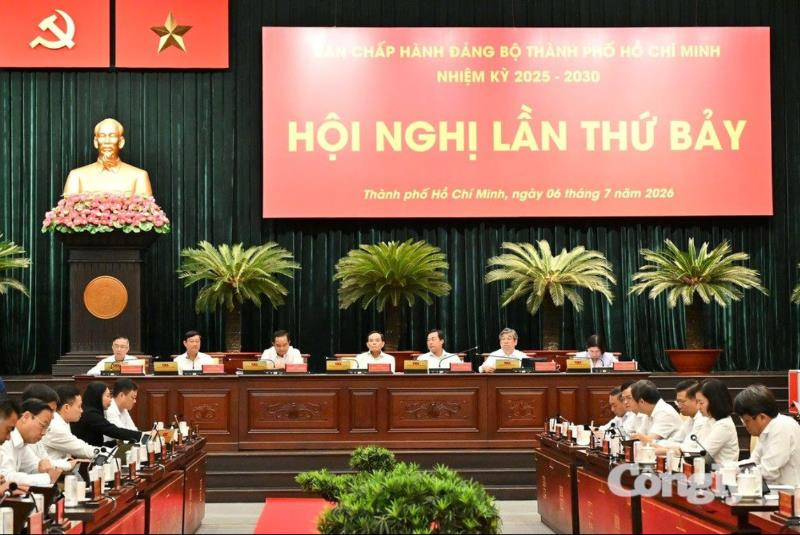 Hội nghị lần thứ bảy Ban Chấp hành Đảng bộ TP.HCM: Khơi thông nguồn lực, tạo nền tảng tăng trưởng hai con số