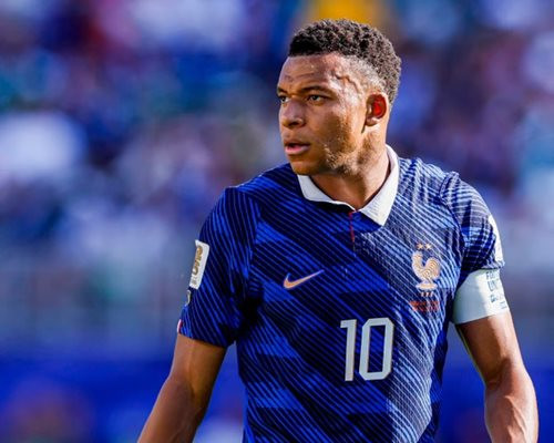 Kylian Mbappe đáp trả phát ngôn của nữ thượng nghị sĩ Paraguay