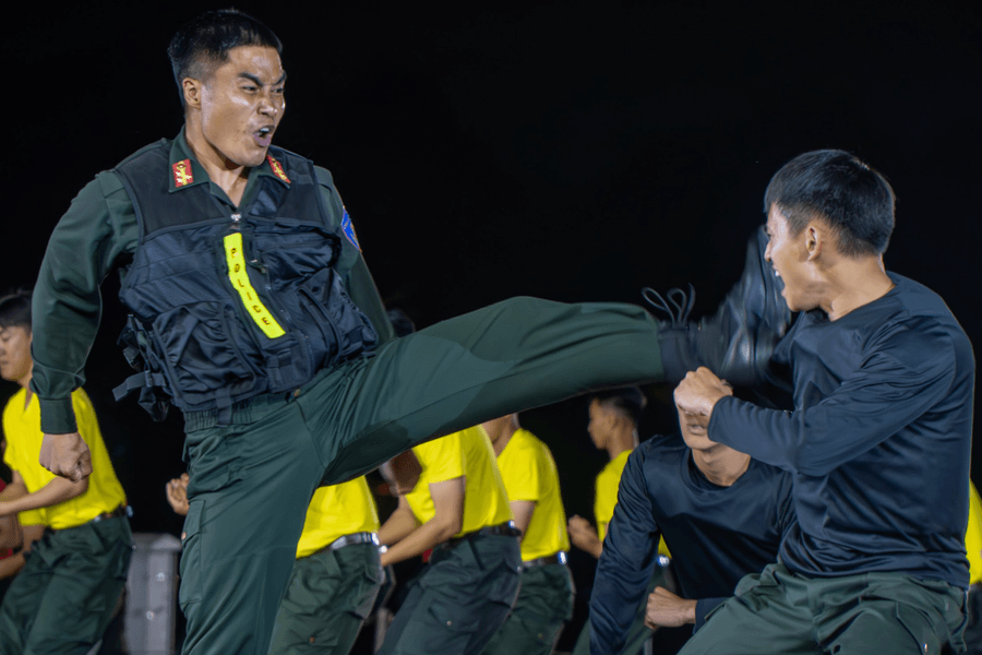 Lâm Đồng thành lập Trung đoàn Cảnh sát cơ động dự bị chiến đấu
