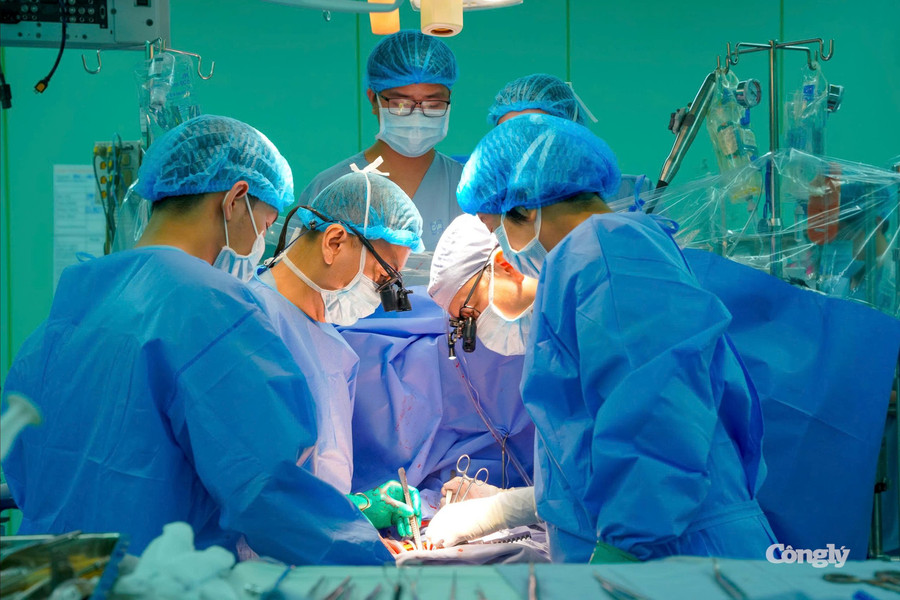 65 phút ghép tim, cứu sống bệnh nhân suy tim giai đoạn cuối