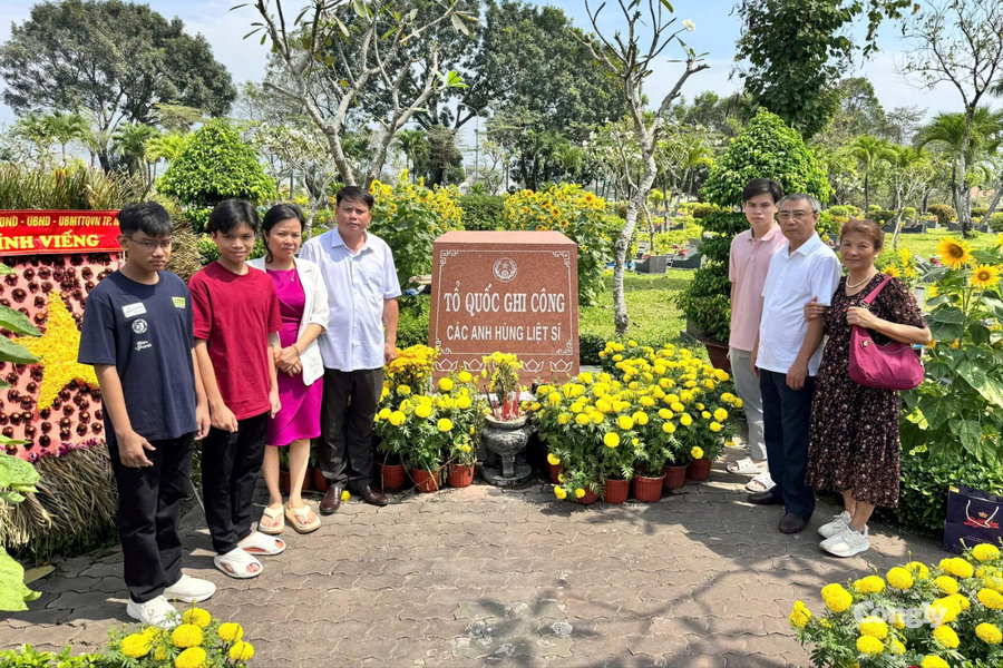 Nghĩa tình với liệt sĩ