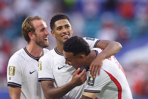Harry Kane bác bỏ tin đồn tuyển Anh rạn nứt trước đại chiến Argentina