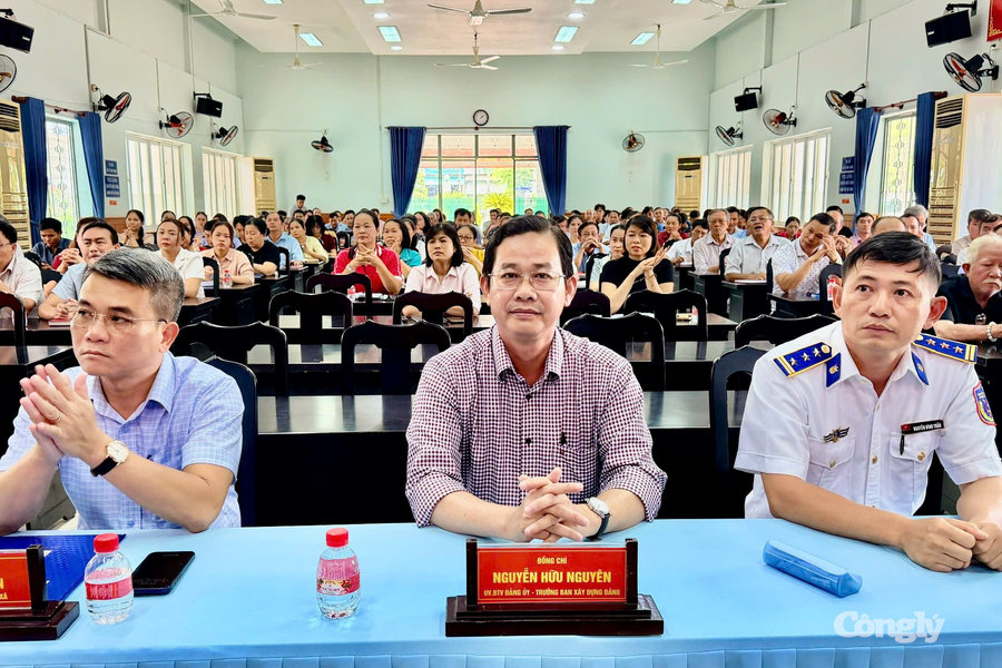 Nâng cao nhận thức về chủ quyền biển, đảo cho cán bộ, đảng viên