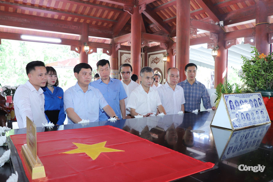 Viết tiếp những câu chuyện về lòng yêu nước, về khát vọng hòa bình