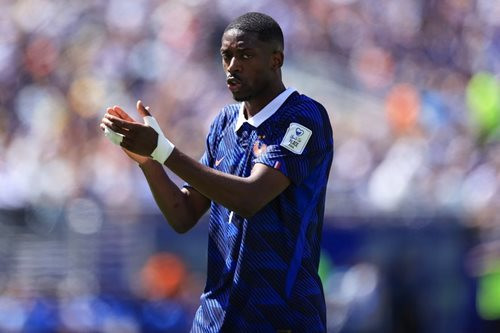 Dembele lên tiếng giữa giờ nghỉ giữa hiệp với Tây Ban Nha, một số cầu thủ Pháp không hài lòng