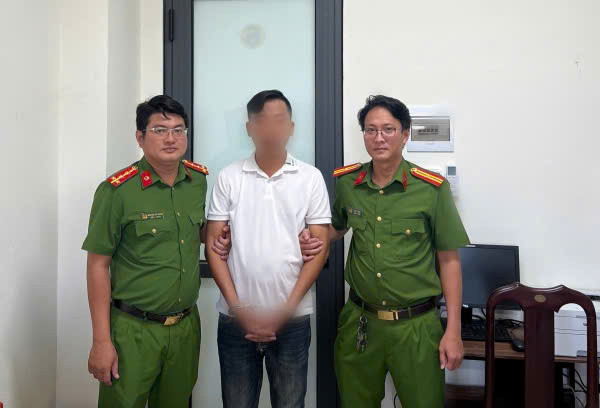 Bắt đối tượng lừa đảo bằng chiêu vay tiền đáo hạn ngân hàng