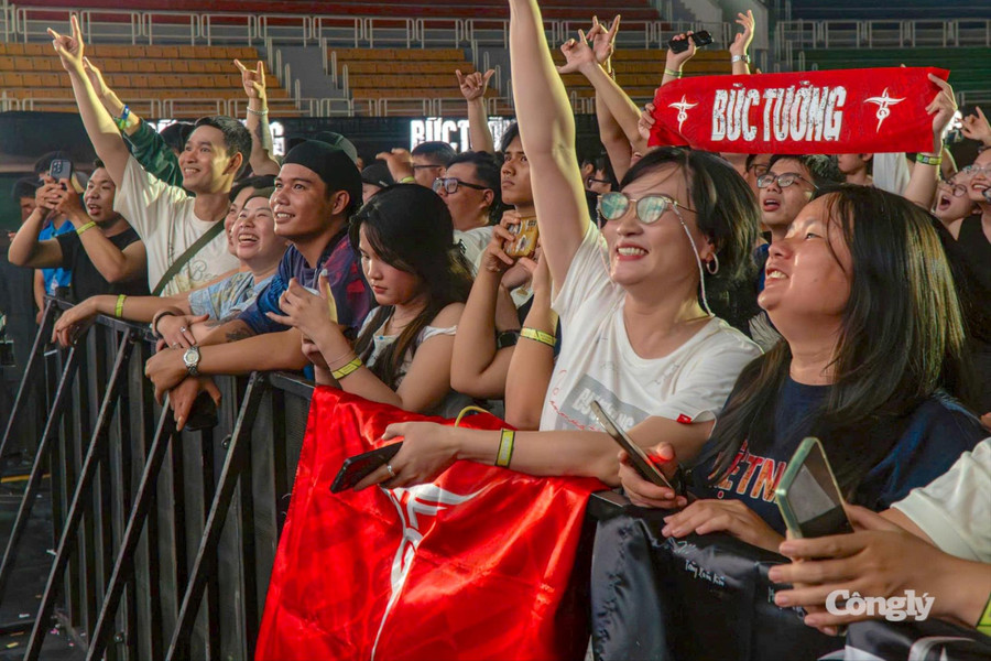Hàng ngàn cổ động viên thức trắng đêm "cháy" cùng chung kết World Cup 2026
