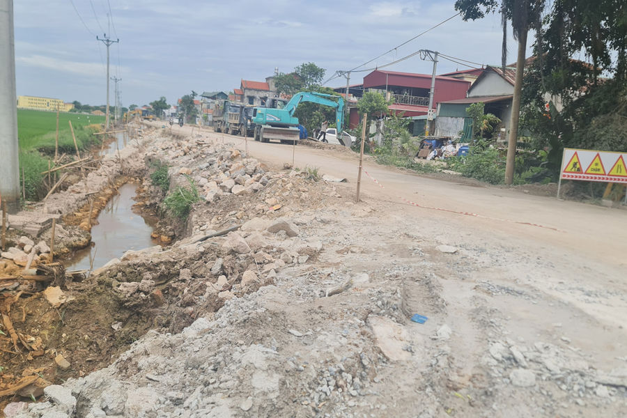 Phú Xuyên (Hà Nội): HSMT dùng loạt tiêu chuẩn hết hiệu lực, Dịch vụ công ích đô thị Hà Nội vẫn trúng thầu