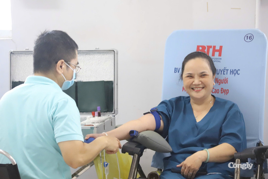 Gần 100 đơn vị máu giúp đỡ bệnh nhân nghèo