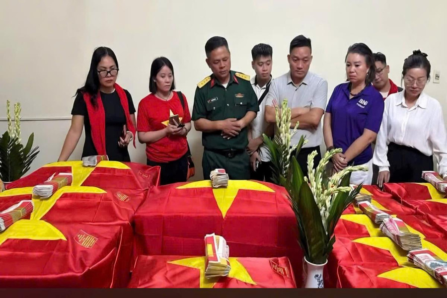 Trách nhiệm thiêng liêng trước Tổ quốc, trước nhân dân