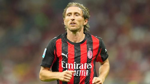Dập tắt mọi tin đồn giải nghệ, Luka Modric đồng ý gia hạn hợp đồng với AC Milan