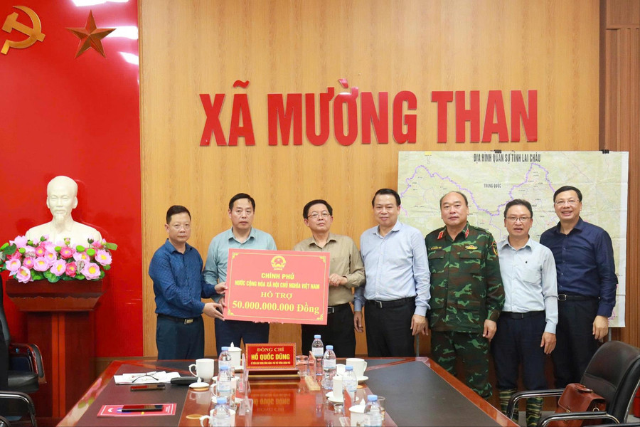 Phó Thủ tướng Hồ Quốc Dũng: Khẩn trương ổn định đời sống người dân vùng lũ Mường Than