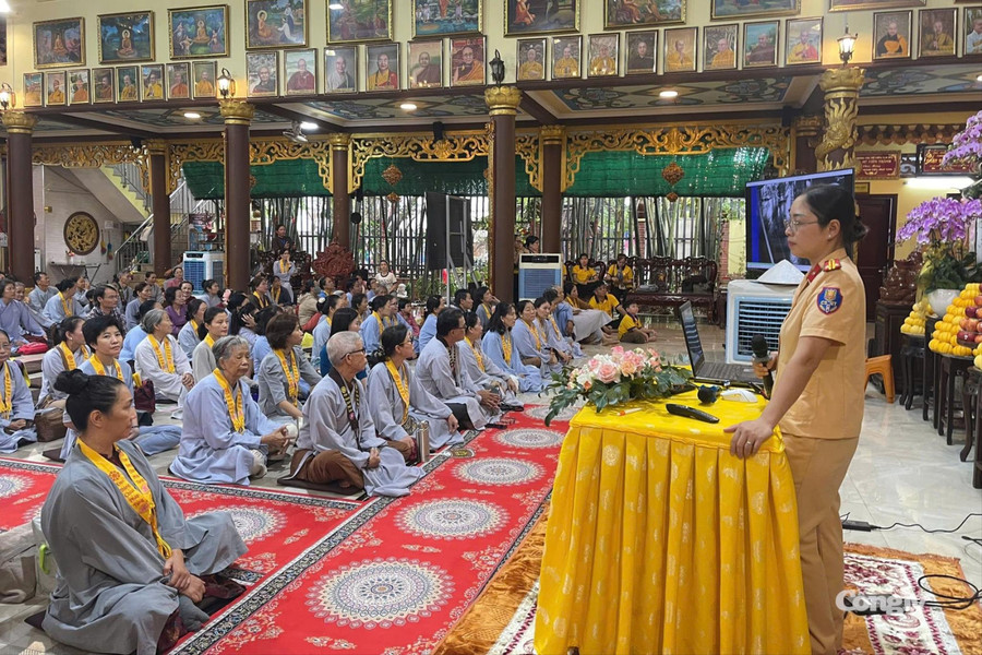 CSGT TP.HCM đẩy mạnh tuyên truyền giao thông