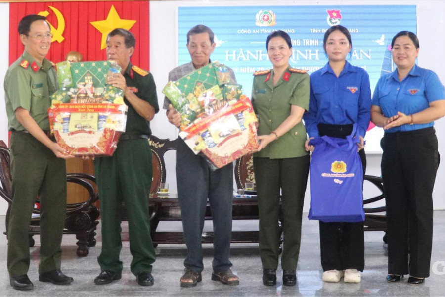 Tuổi trẻ Công an tỉnh An Giang với “Hành trình tri ân” đầy ý nghĩa ở vùng biên giới