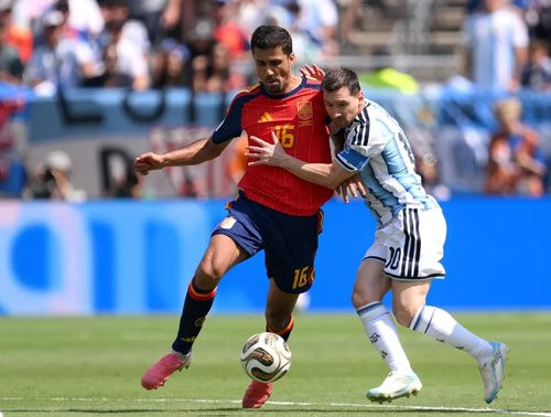 FIFA công bố đội hình tiêu biểu World Cup 2026, nhiều lựa chọn gây tranh cãi