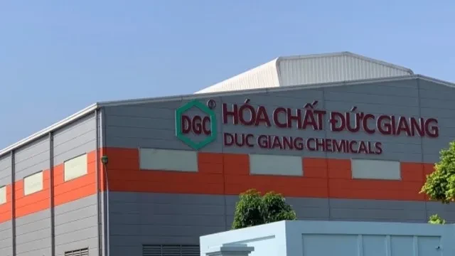 Thêm 3 lãnh đạo Hóa chất Đức Giang bị khởi tố, DGC giảm sàn