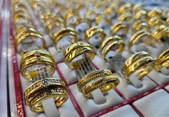 Giá vàng sáng 23/7: Vàng miếng SJC neo mốc 146 triệu đồng/lượng