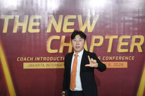 Cựu HLV trưởng Indonesia Shin Tae-yong nhận án phạt nặng từ KFA, vẫn ung dung làm việc tại Indonesia