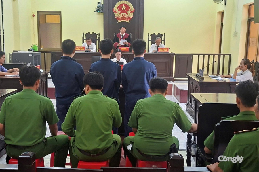 Tuyên án nhóm bị cáo mua bán trái phép chất ma túy