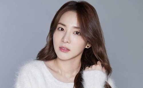 Sandara Park gần 10 năm hầu như không nói chuyện sau khi chuyển đến Philippines