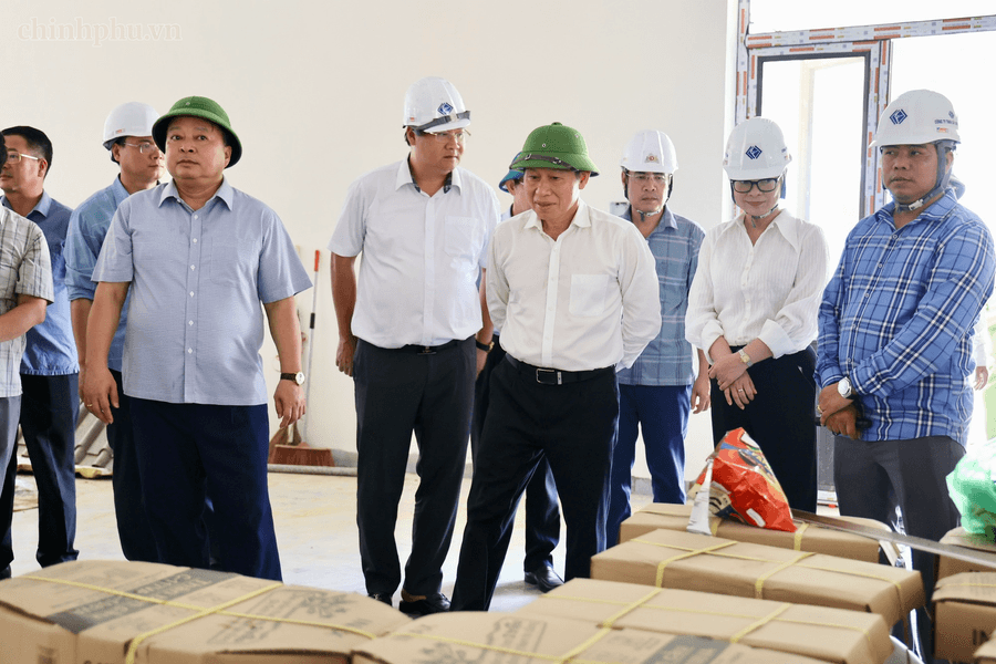 Phó Thủ tướng Lê Tiến Châu kiểm tra tiến độ dự án trường nội trú liên cấp tại Tuyên Quang