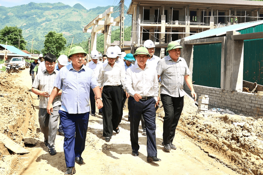 Phó Thủ tướng Lê Tiến Châu kiểm tra tiến độ xây trường phổ thông nội trú liên cấp tại Tuyên Quang