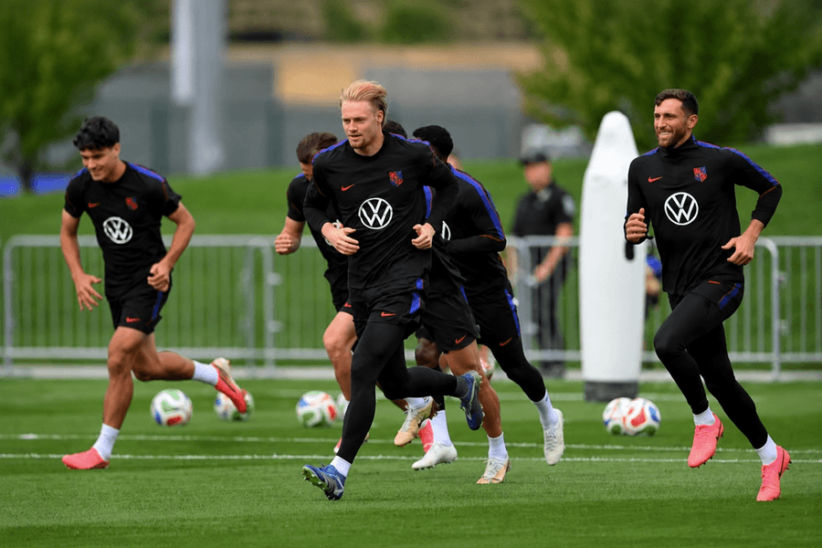 Manchester United vẫn tìm lời giải cho hàng công và cánh trái cho mùa chuyển nhượng mới
