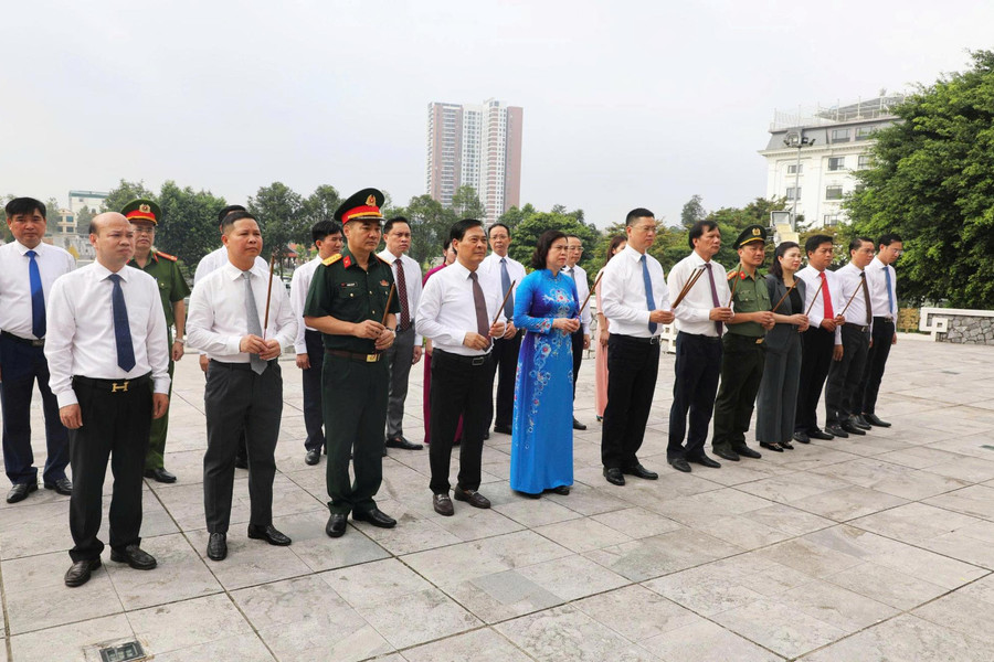 Lãnh đạo tỉnh Bắc Ninh dâng hương tưởng niệm các Anh hùng liệt sĩ