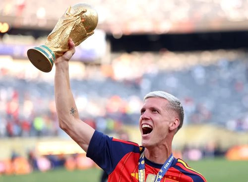 Dani Olmo bác bỏ lời xin lỗi, khẳng định trợ lý HLV Argentina nói dối