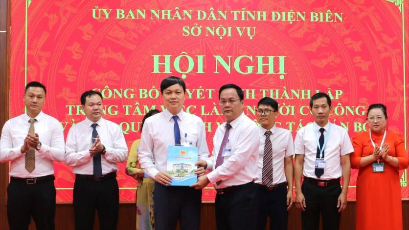 Điện Biên thành lập Trung tâm Việc làm - Người có công