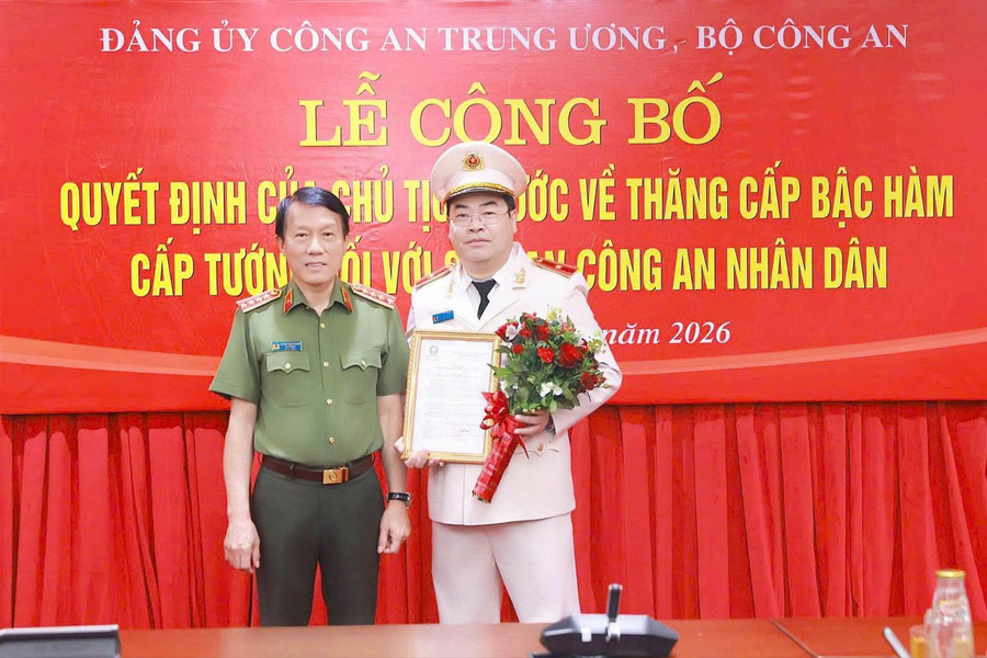 Giám đốc Công an tỉnh Lai Châu Bùi Quyết Toán được thăng hàm Thiếu tướng