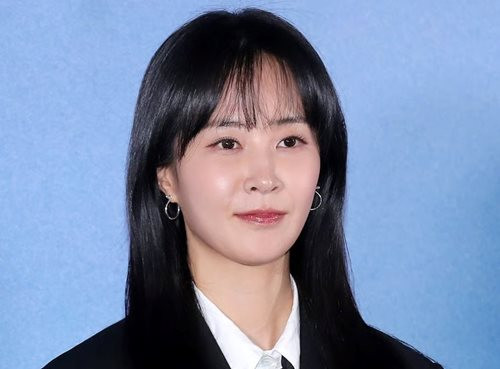 Yuri (SNSD) kết thúc hợp đồng sau 19 năm gắn bó với SM Entertainment