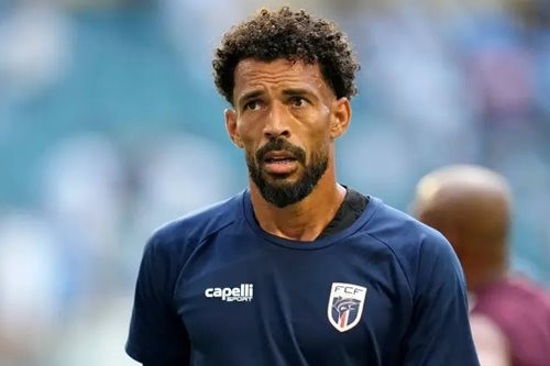 Vozinha trì hoãn đến Chile, thương vụ Vozinha đến Colo-Colo có thể sụp đổ vào phút cuối