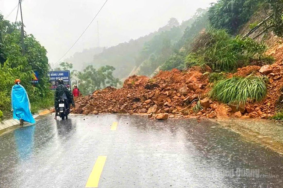 Tuyên Quang: Mưa lớn kéo dài gây sạt lở nghiêm trọng, chia cắt nhiều tuyến giao thông