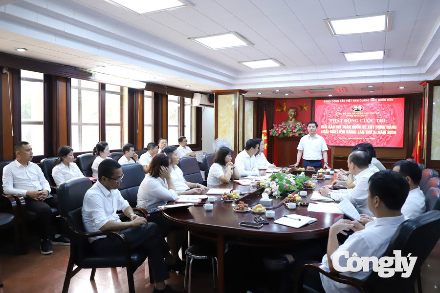 Chi bộ Báo Công lý phát động tham gia Giải Búa liềm vàng 2026
