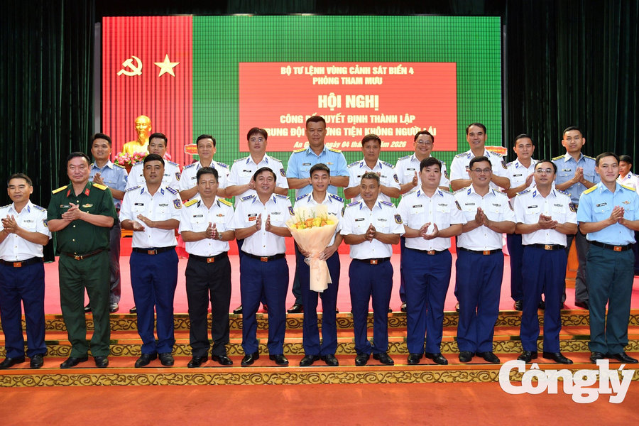 Bộ Tư lệnh Vùng Cảnh sát biển 4 công bố quyết định thành lập Trung đội phương tiện không người lái