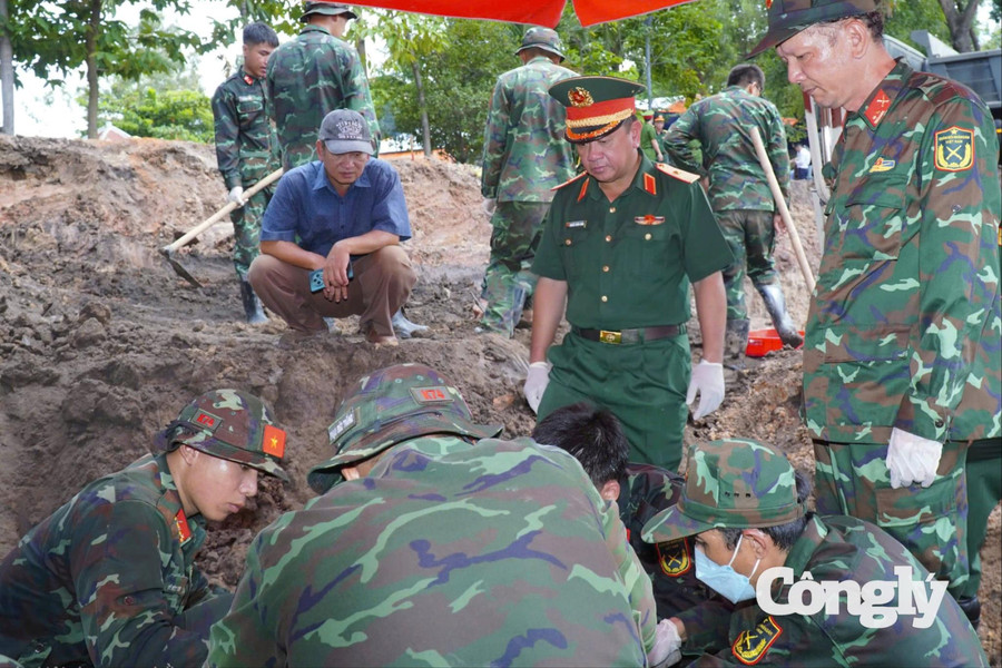 Phát hiện thêm 10 bộ hài cốt liệt sĩ tại Công viên Lê Thị Riêng