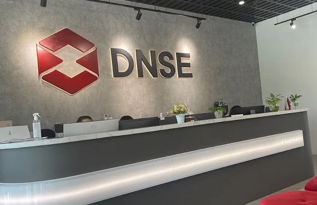 Chứng khoán DNSE bị phạt 802,5 triệu đồng vì hàng loạt vi phạm