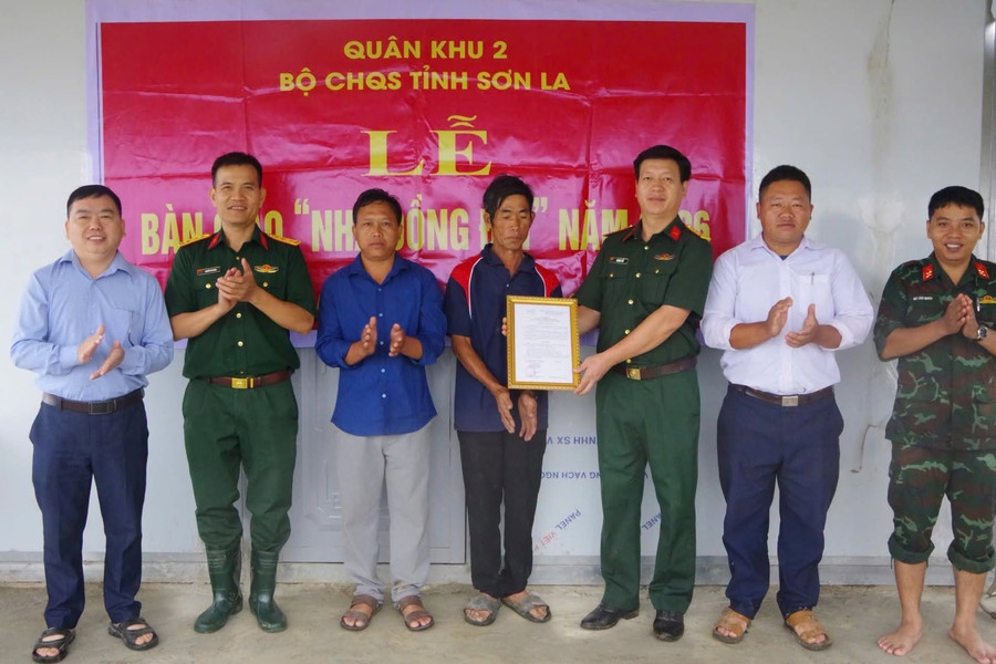 Sơn La bàn giao “Nhà đồng đội” cho quân nhân khó khăn