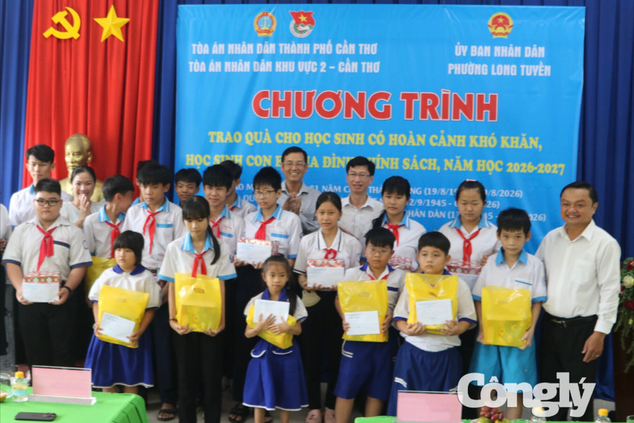 TAND TP Cần Thơ tiếp sức cho học sinh nghèo