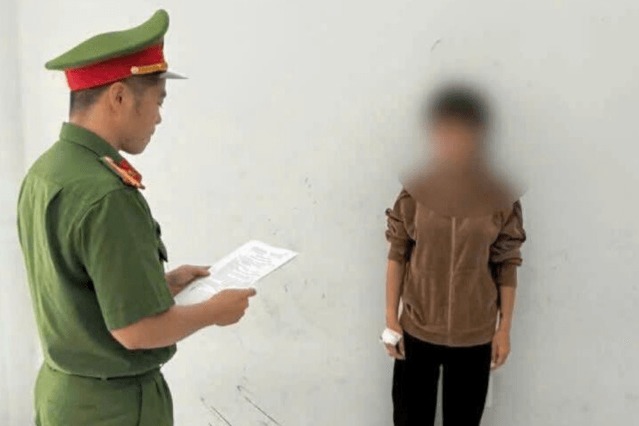 Khởi tố đối tượng gây rối, đánh nhân viên y tế
