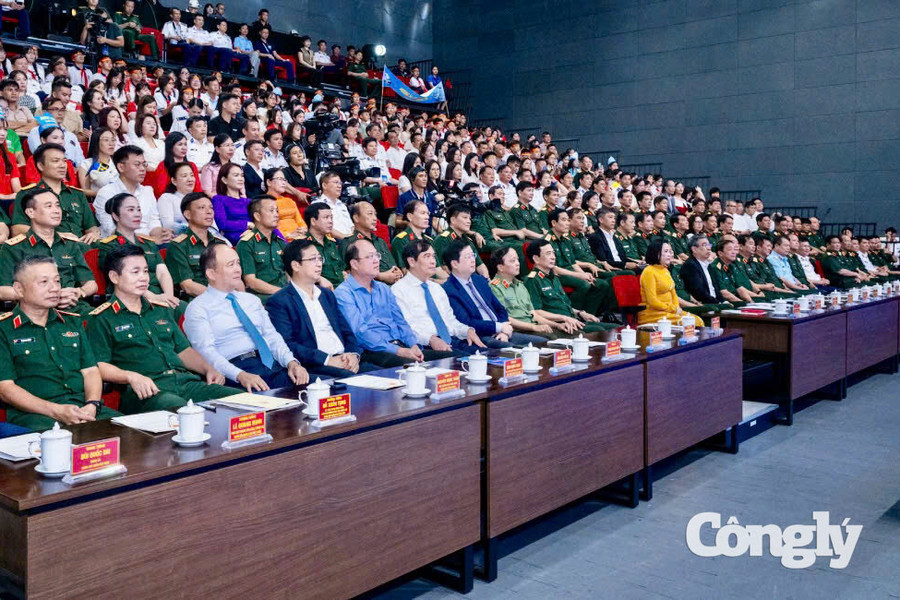 Trao giải Cuộc thi “Em yêu biển, đảo quê hương” năm học 2025 - 2026