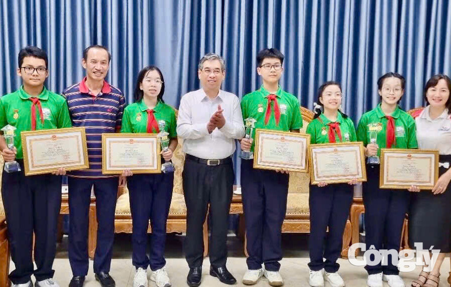 Đội “Sóng biển” đạt giải Nhì Cuộc thi “Em yêu biển, đảo quê hương”