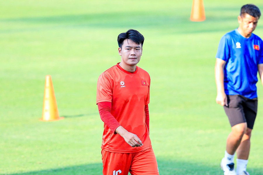 Nguyễn Thành Chung: Điểm tựa của hàng phòng ngự Việt Nam