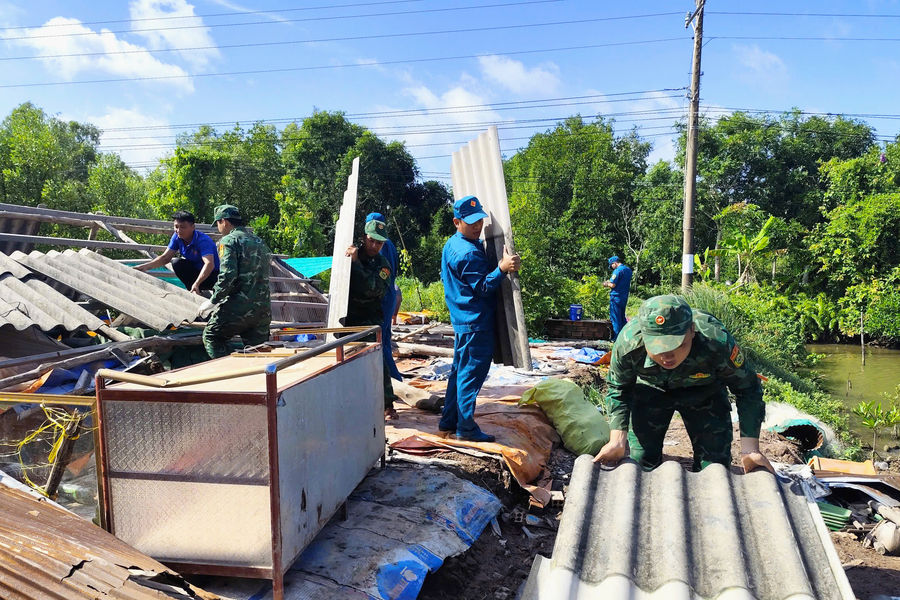 Hỗ trợ người dân khắc phục hậu quả giông, lốc