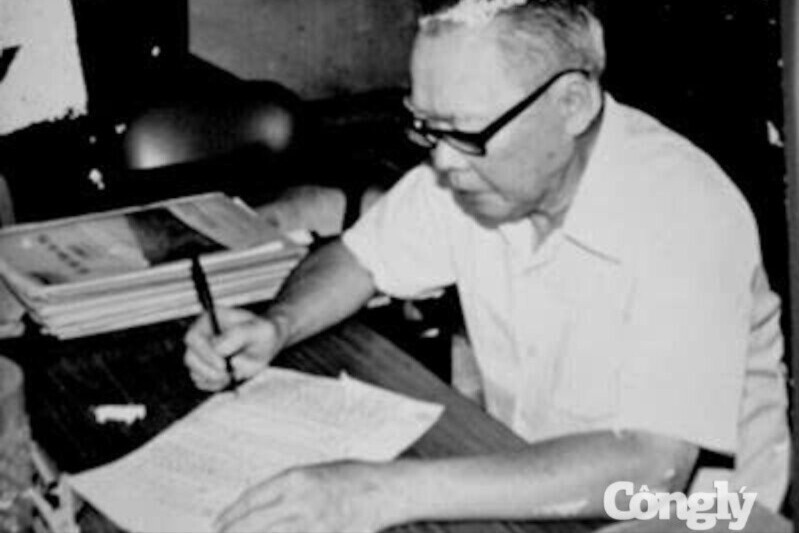 Ông Thẩm phán viết văn